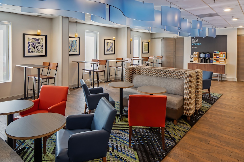 Holiday Inn Express Atlanta Airport College Park by IHG - photo 11