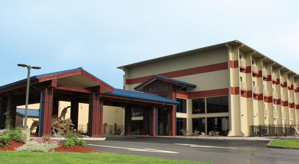 Blue Lake Casino & Hotel - photo 36