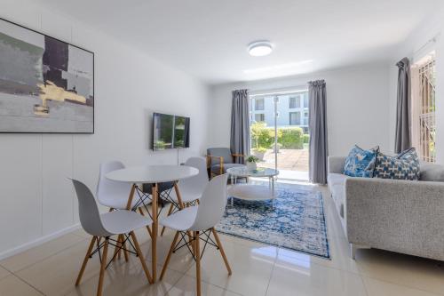 1 Bedroom Apartment With Table Mountain Views