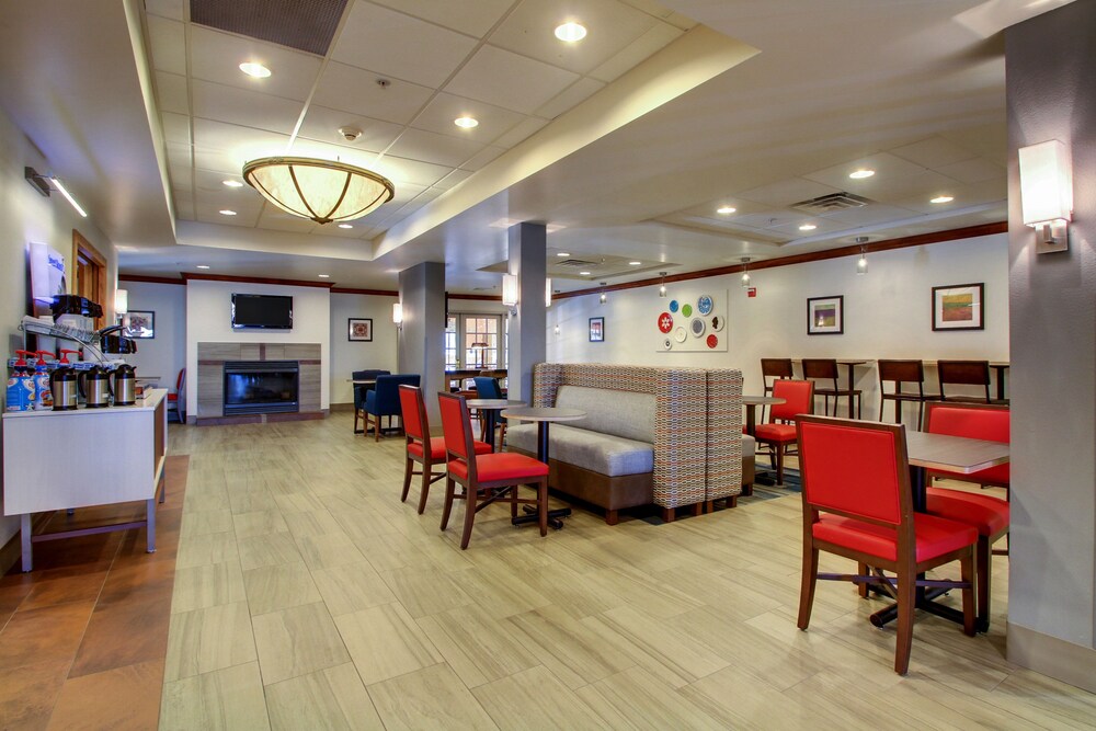Holiday Inn Express Milwaukee North Brown Deer Mequon by IHG - photo 36