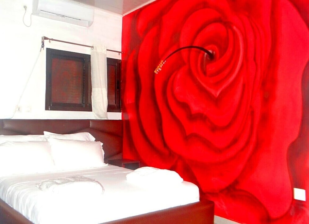Appart'hôtel & bar restaurant Maëlys — 4-Star Luxury Hotel in Gagnoa, Côte D'Ivoire