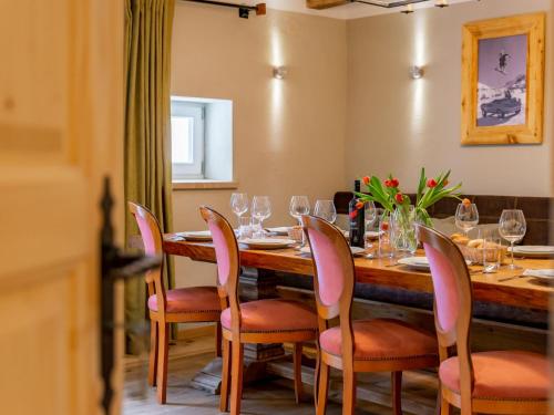 Biber Art Apartment 2 Small — 4-Star Luxury Hotel in Biberwier, Austria