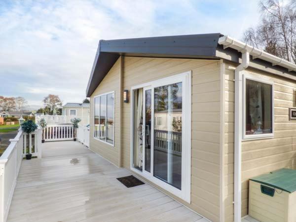 Clearview Lodge — 4-Star Luxury Hotel in Borth, United Kingdom
