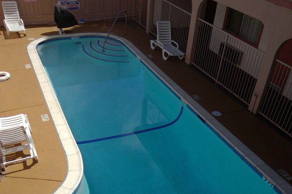 Econo Lodge Gilroy - photo 21