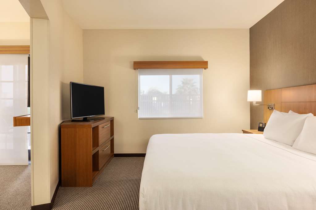 Hyatt Place Phoenix Chandler - photo 8