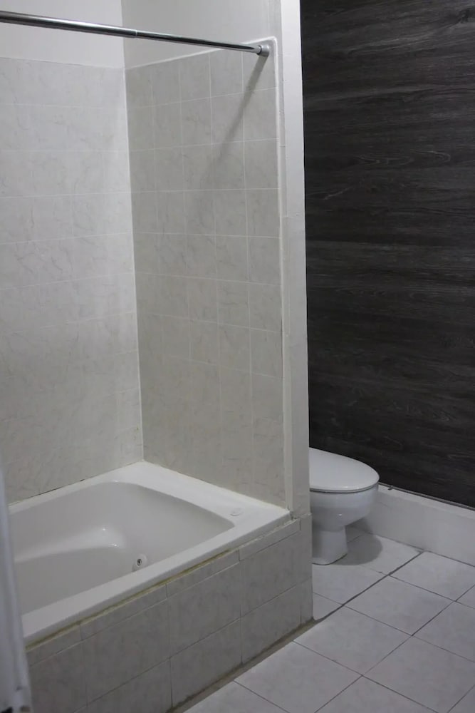North Beach Hotel - photo 21