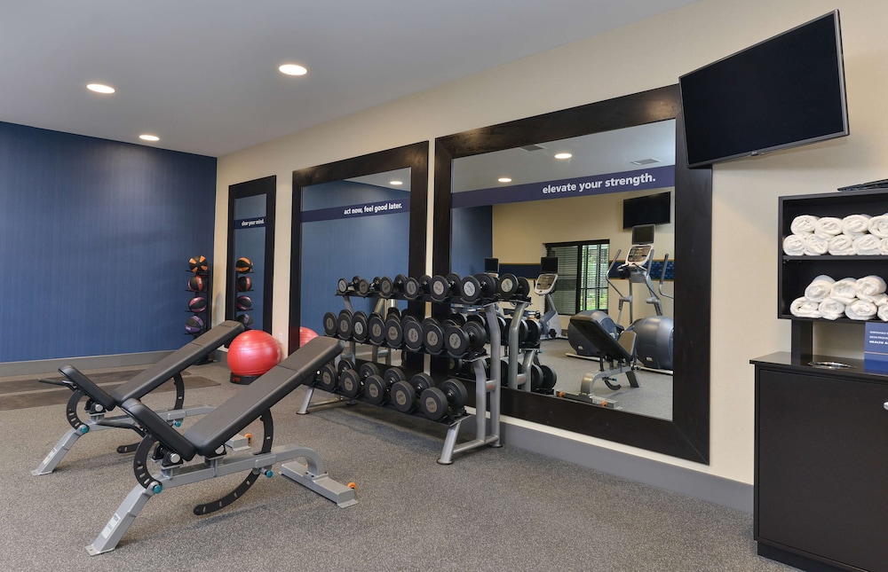 Hampton Inn & Suites Des Moines Downtown - photo 38