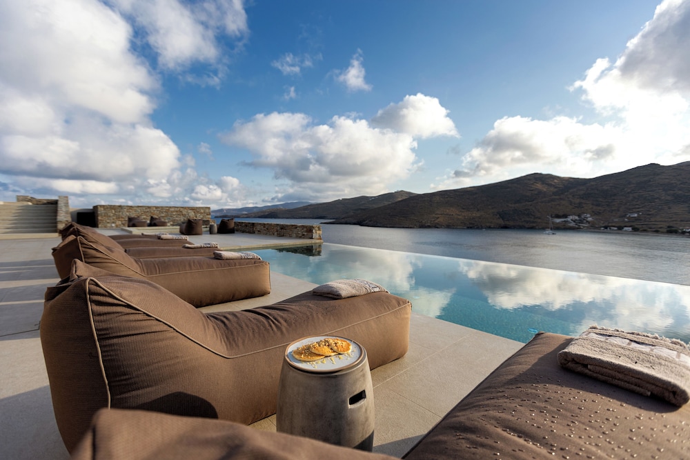 Yfes — hotel in Kythnos