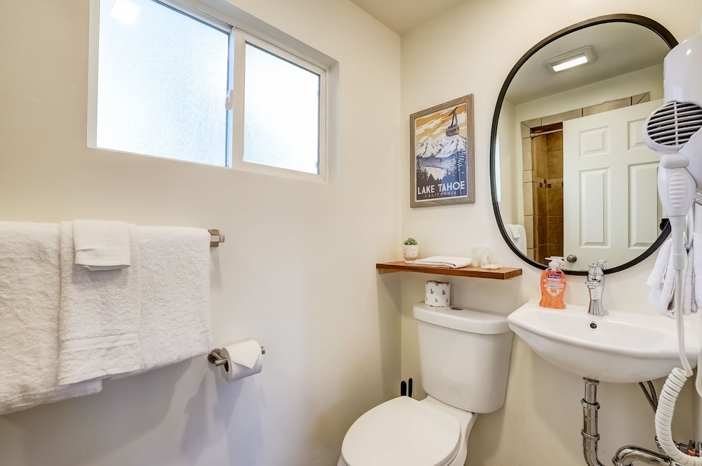 Tahoe Mountain inn - photo 80