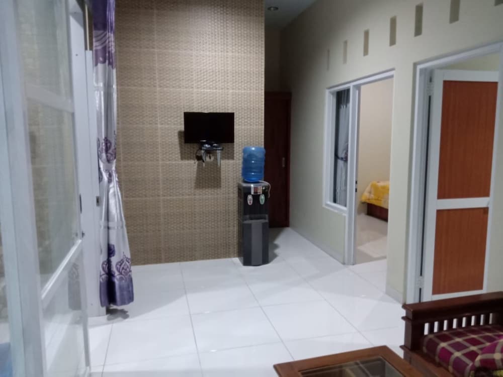 Hotel Abad Baru 1 — Sidareja — photo 2