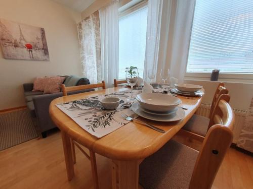 Rovaniemi Ruokasenkatu apt Wi Fi Sauna Free Parking — 4-Star Luxury Hotel in Rovaniemi, Finland