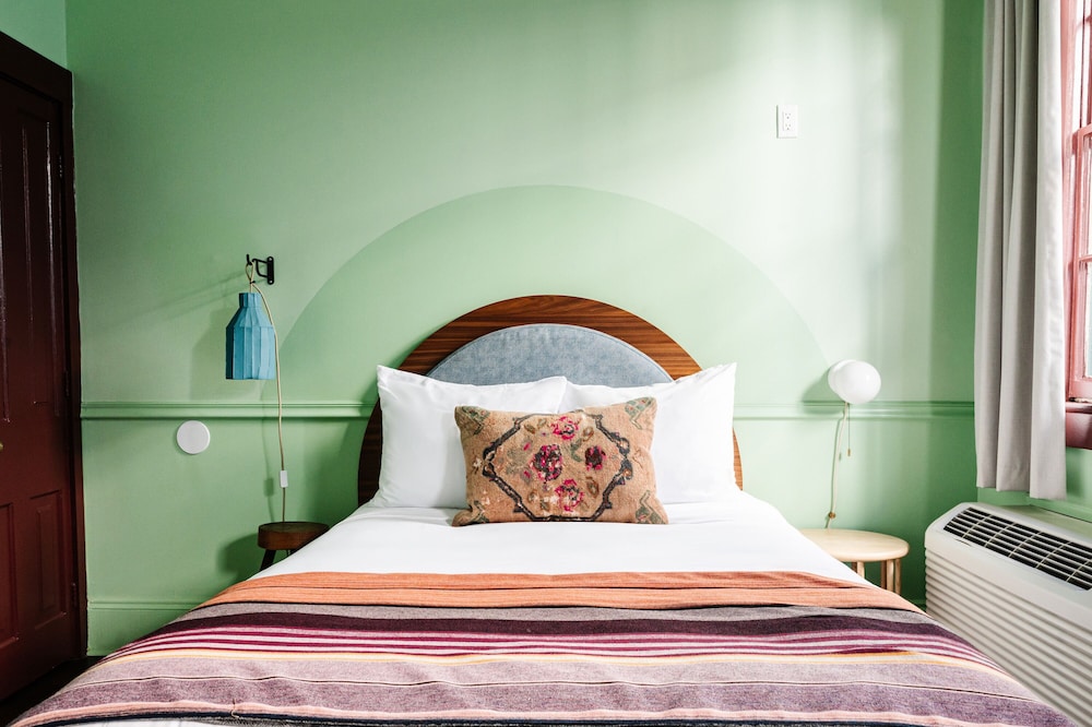 Frenchmen Hotel - photo 26