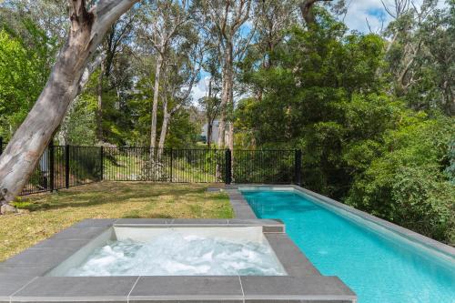 Valencia Relax Swim and Spa pet-friendly hotel Yerrinbool