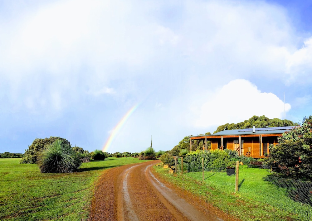 Eleanor River Homestead — 4-Star Luxury Hotel in Seddon, Australia