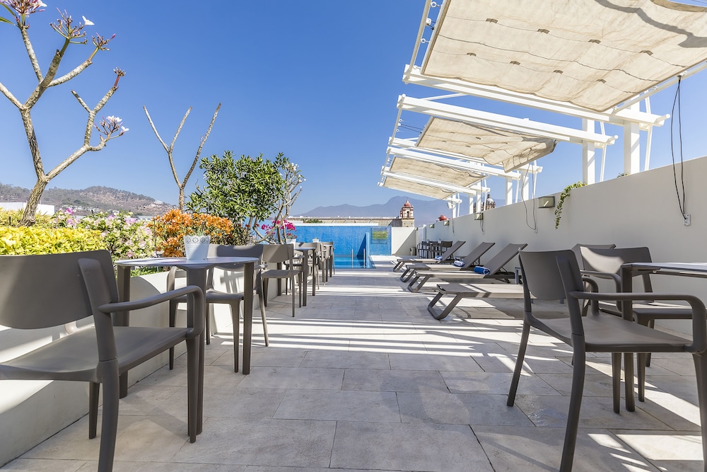 Rooftop pool