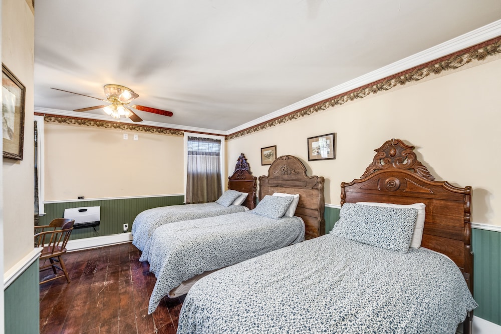 The Dutch Flat Hotel - photo 31