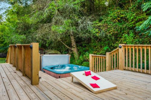 Imperial Hideaway - carbon neutral hotel in Sevierville