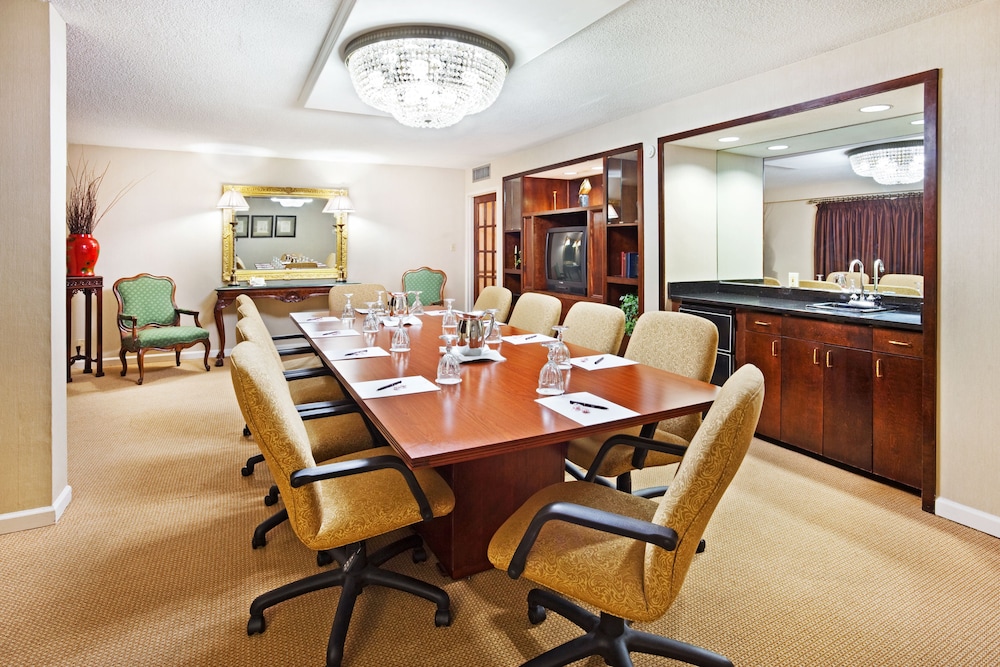 Crowne Plaza Hotel Hickory by IHG - photo 27