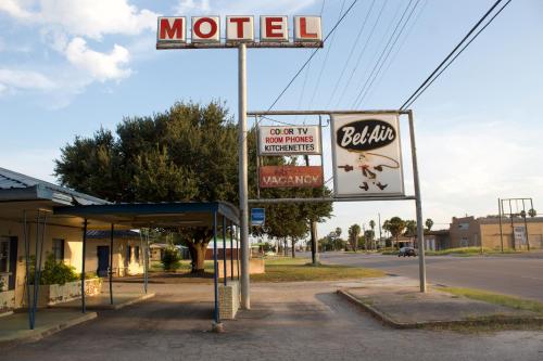 Bel Air Motel in Alice, United States