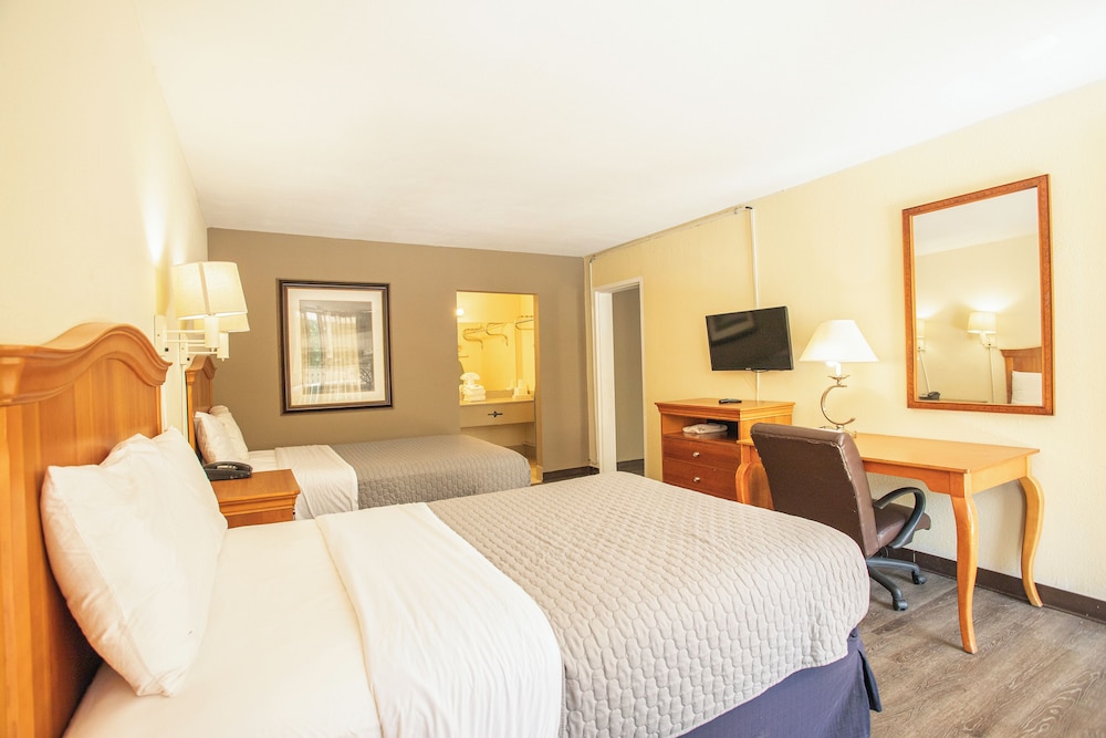 OYO Hotel Greensboro East I 40 - photo 10