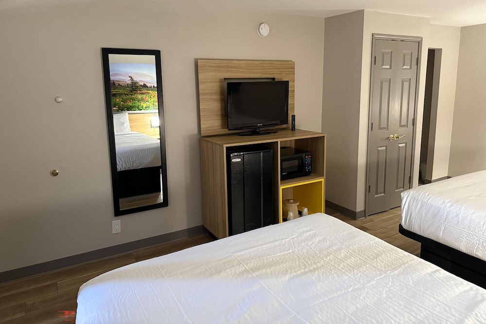 Days Inn by Wyndham Reno - photo 18