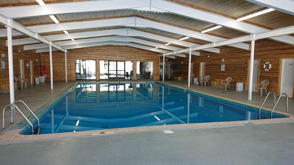 Cadillac Sands Resort - photo 3