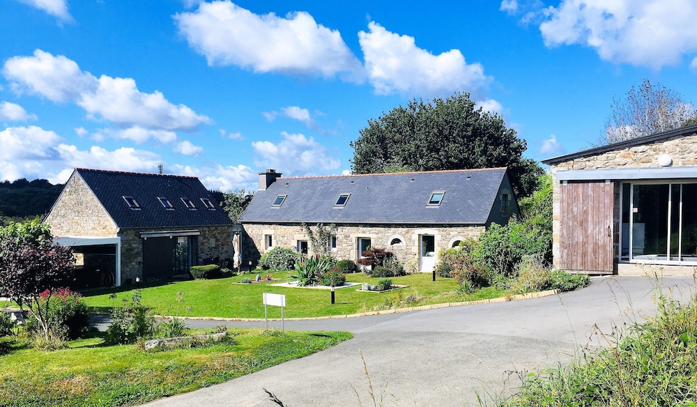 Keryanti Domaine de Lesleac'h — hotel in Plouigneau