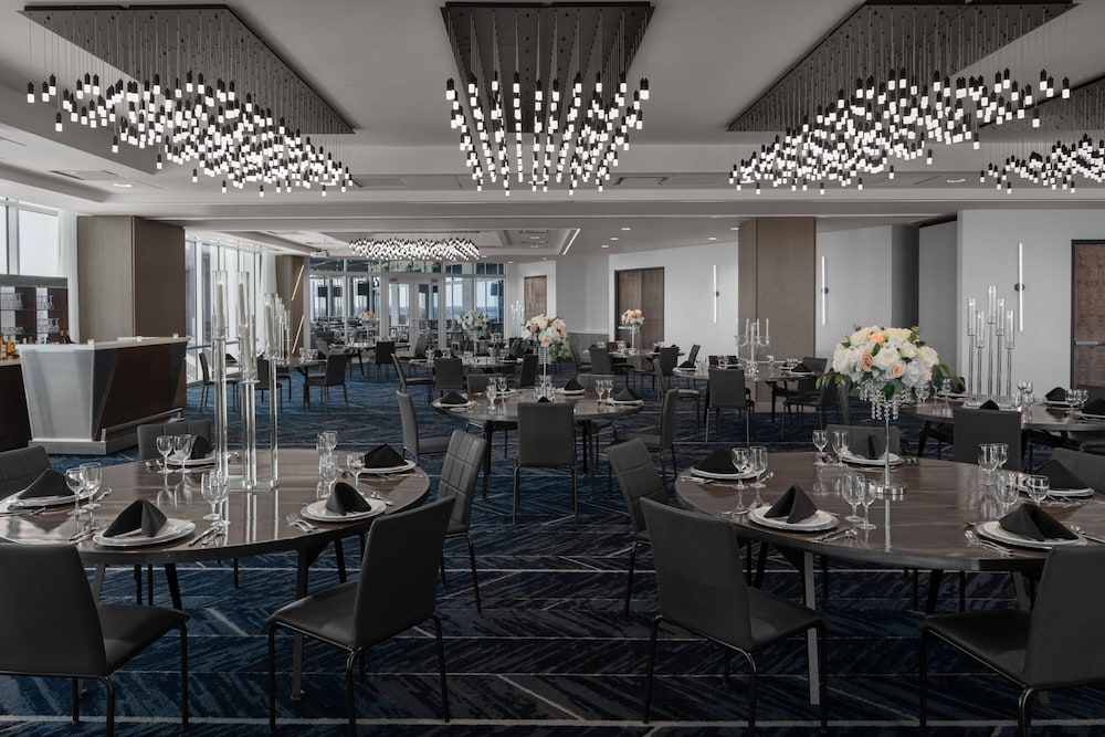AC Hotel Charlotte Ballantyne - photo 41