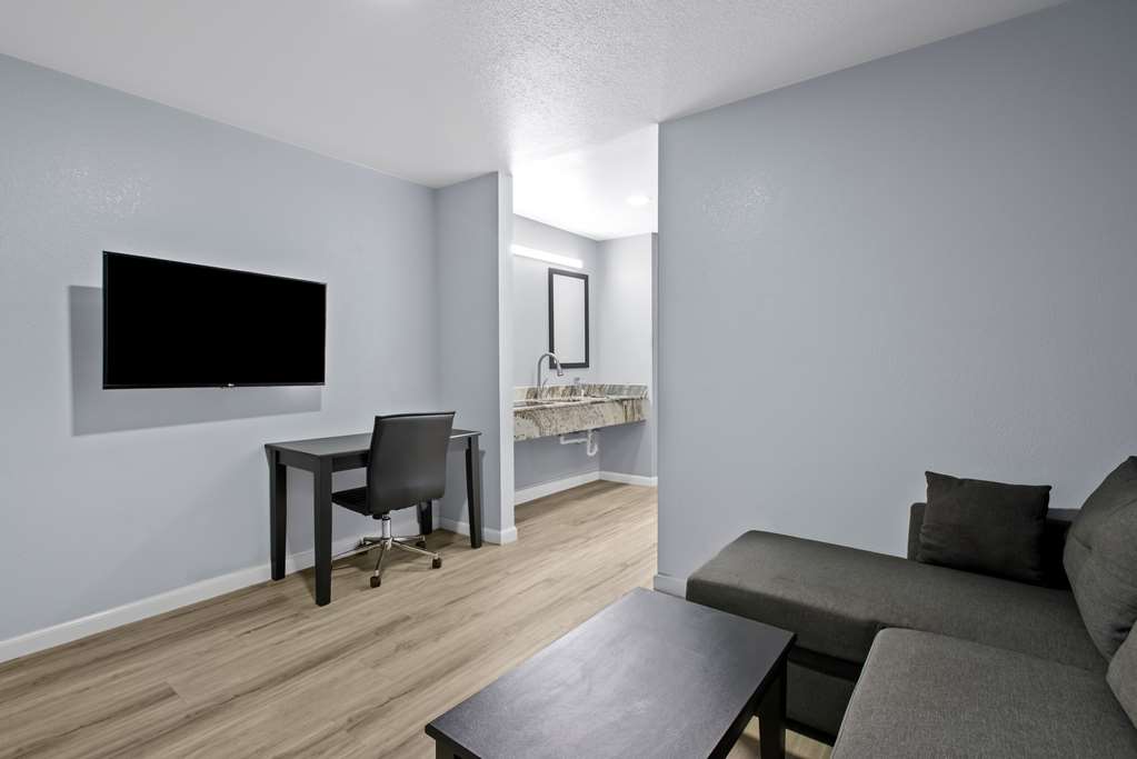 Americas Best Value Inn Gonzales - photo 16