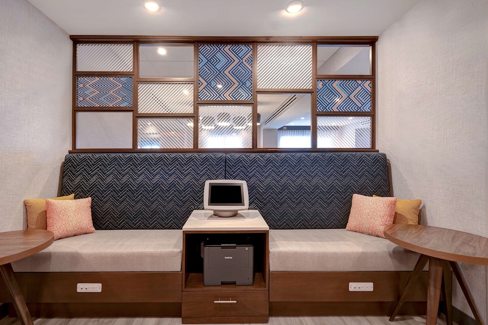 Hampton Inn Crown Point - photo 29