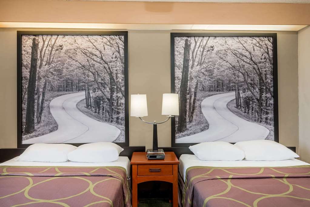 Super 8 by Wyndham Jasper - photo 14