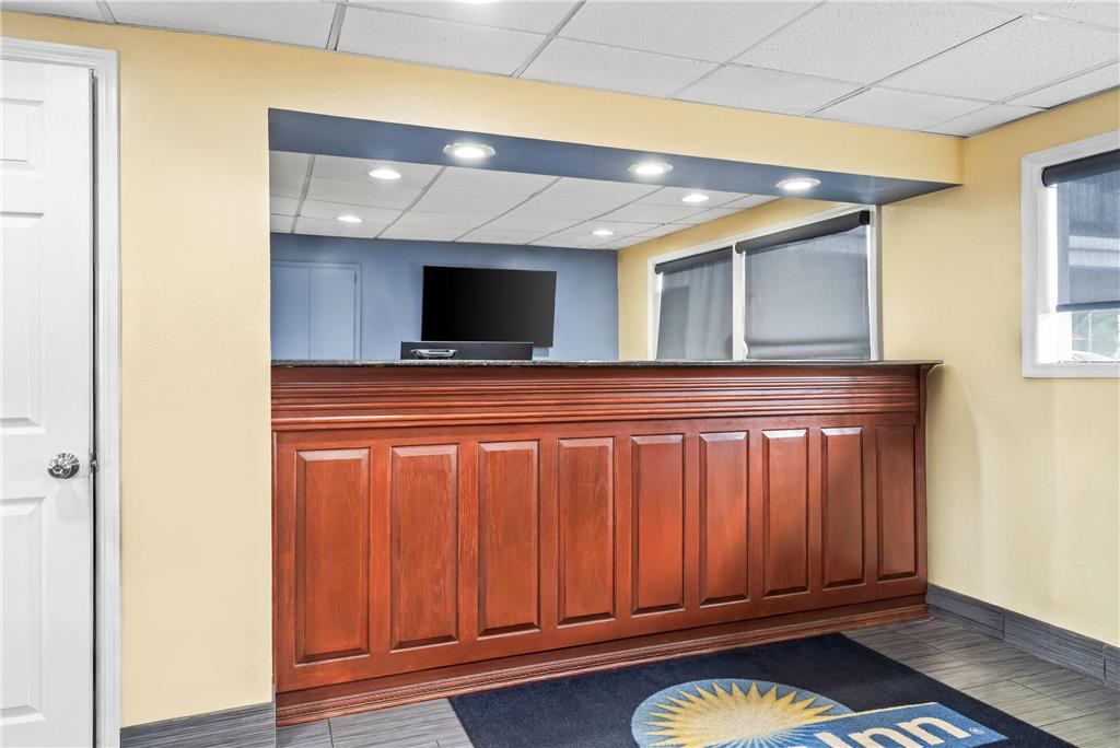 Days Inn by Wyndham Jacksonville NC - photo 7