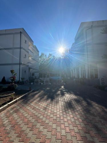 Kompleksi Tre Shqiponjat — 4-Star Luxury Hotel in Velipoje, Albania