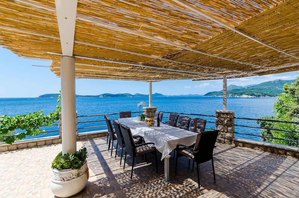 Sun & Sea Apartments