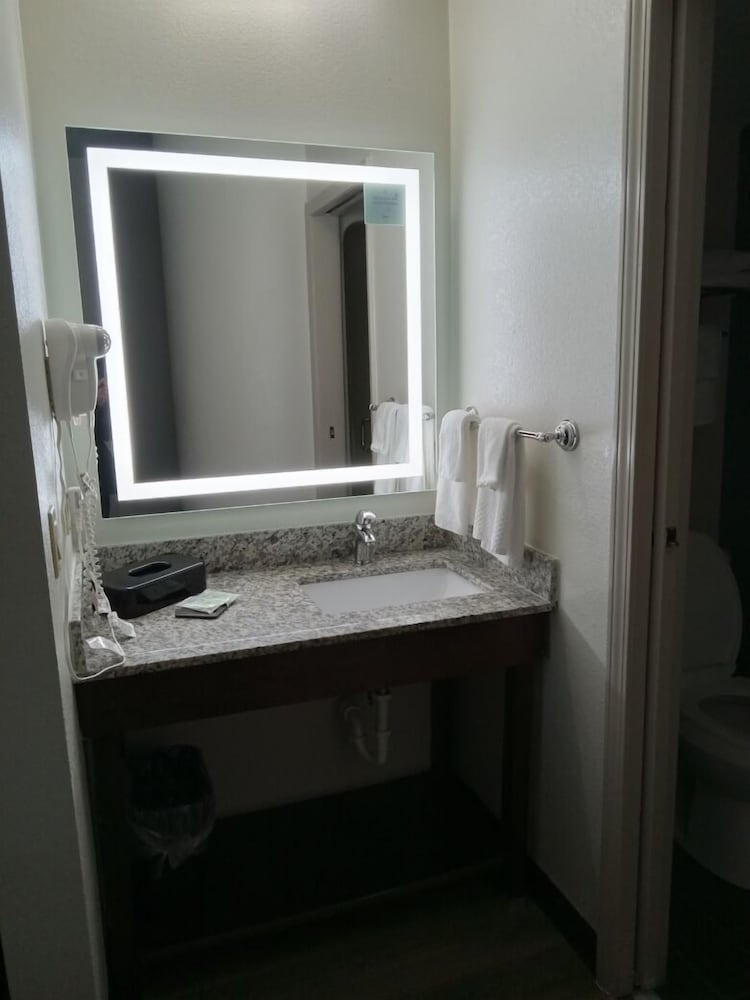 Sleep Inn & Suites Kingsport TriCities Airport - photo 9