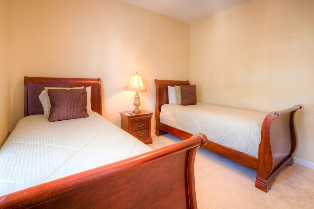 Lovely Third floor Vista Cay Resort Condo - photo 5