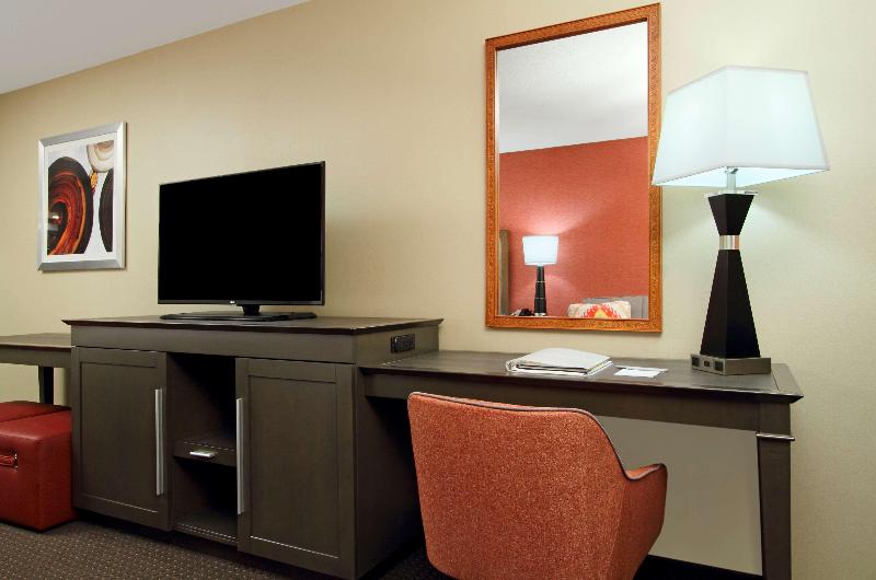Hampton Inn Columbus Airport - photo 65