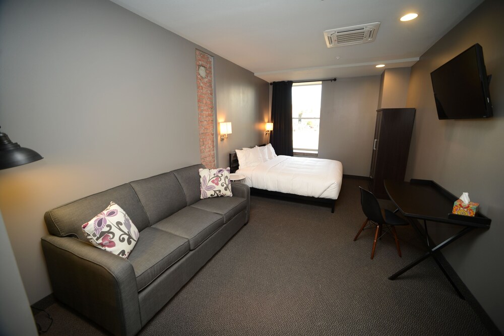 Hotel Kilbourne Downtown Sandusky - photo 7