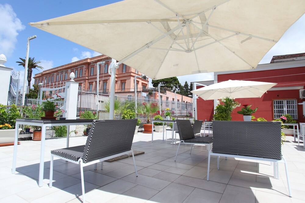 Golden Mile Bed & Breakfast — 4-Star Luxury Hotel in Ercolano, Italy