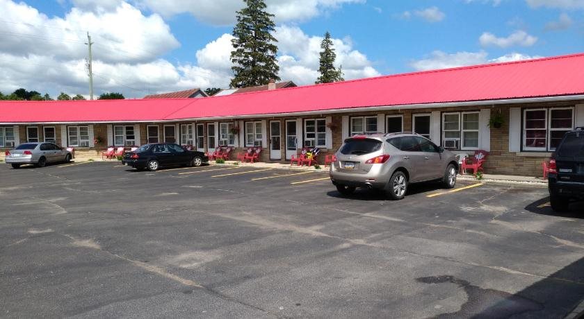 Maple Leaf Motel — Norfolk County — photo 3