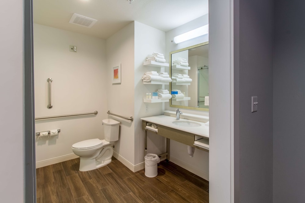 Hampton Inn Crestview South I 10 - photo 25