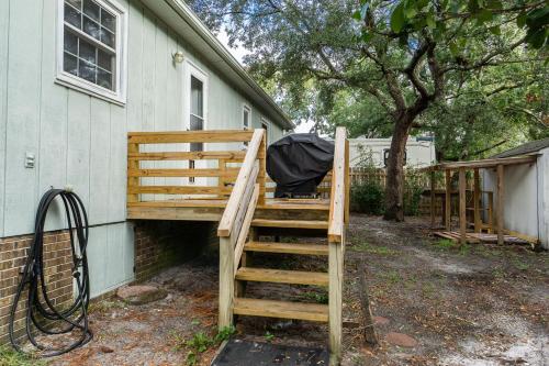 Beach Happy by Oak Island Accommodations - photo 31