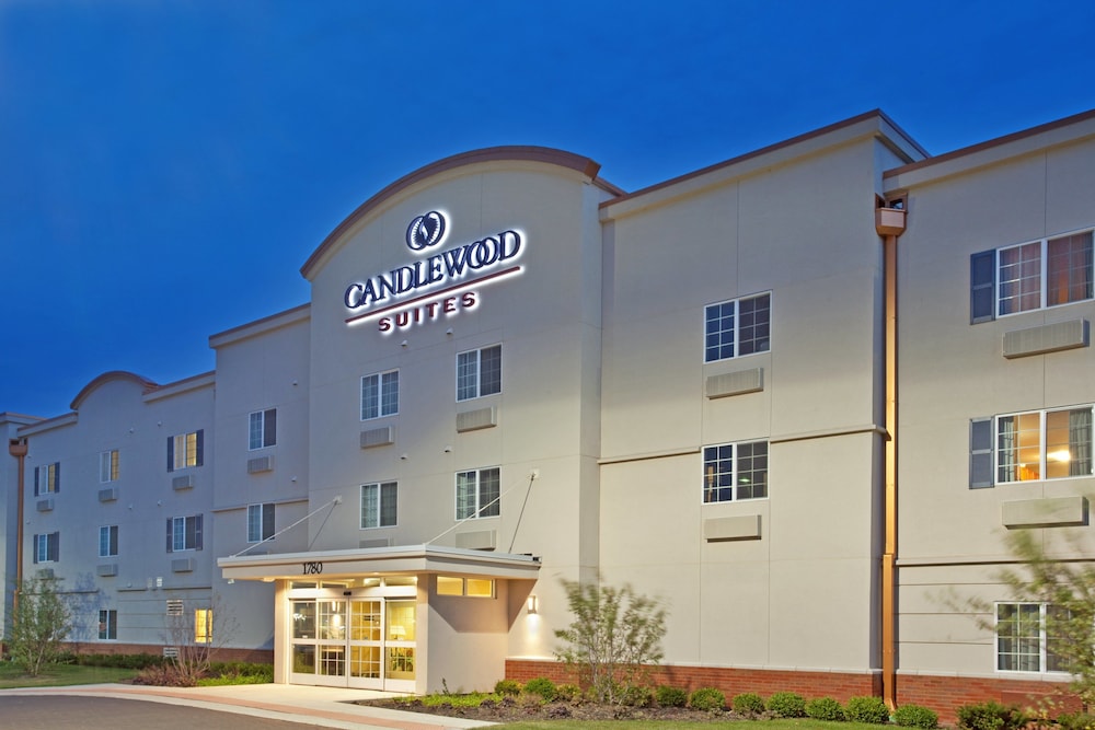 Candlewood Suites Elgin by IHG - photo 18