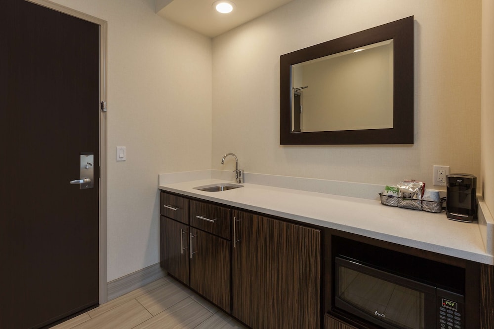 Hampton Inn & Suites Bend - photo 23