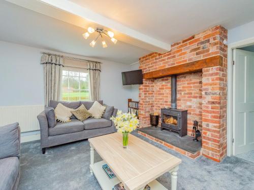 Gardeners Cottage — 5-Star Luxury Hotel in None, United Kingdom