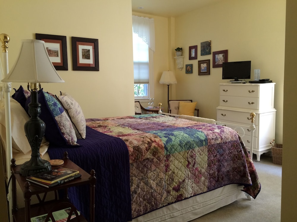 B&B at Oliver Phelps — Canandaigua — photo 4