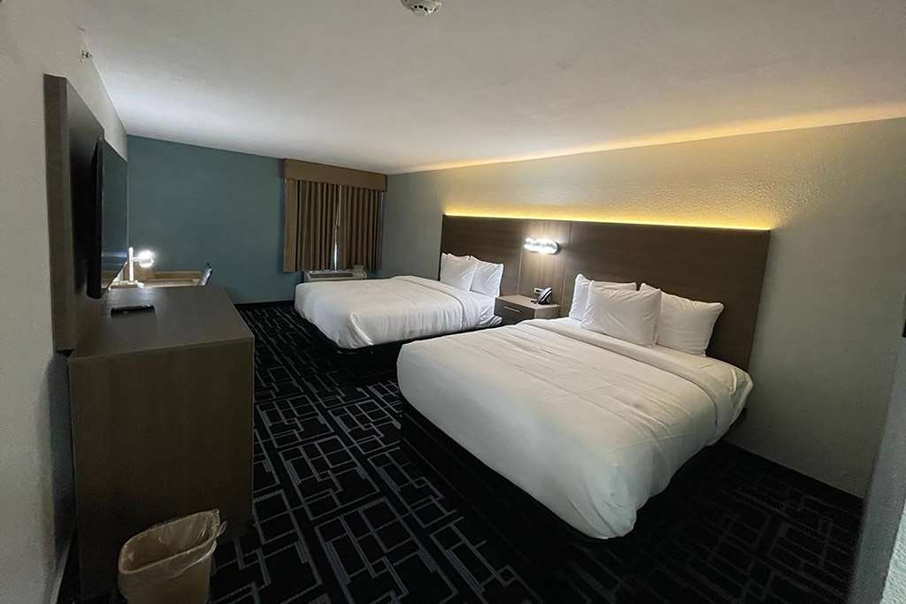 Baymont by Wyndham Chattanooga Eastridge - photo 14