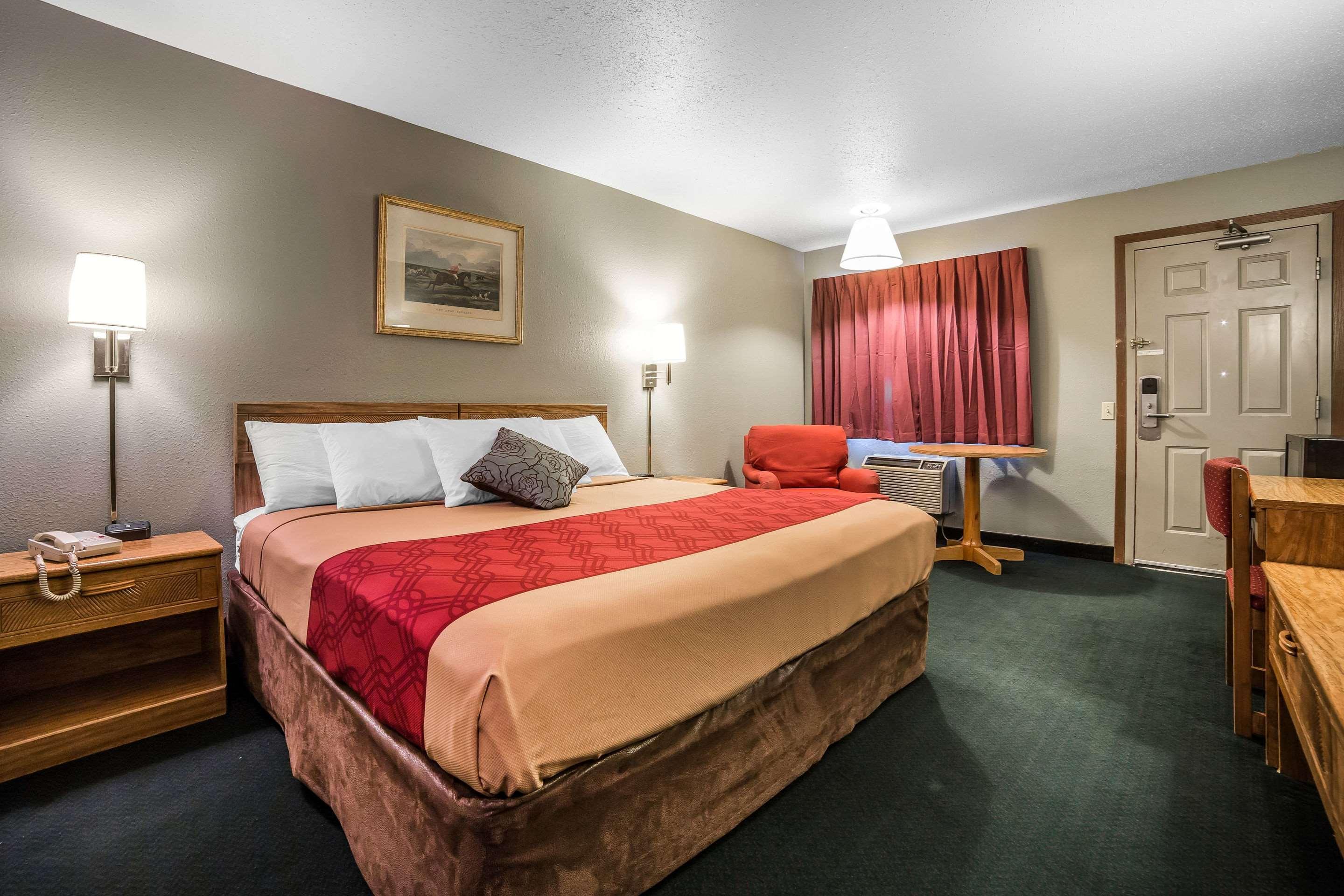 Econo Lodge Laramie WY - photo 11