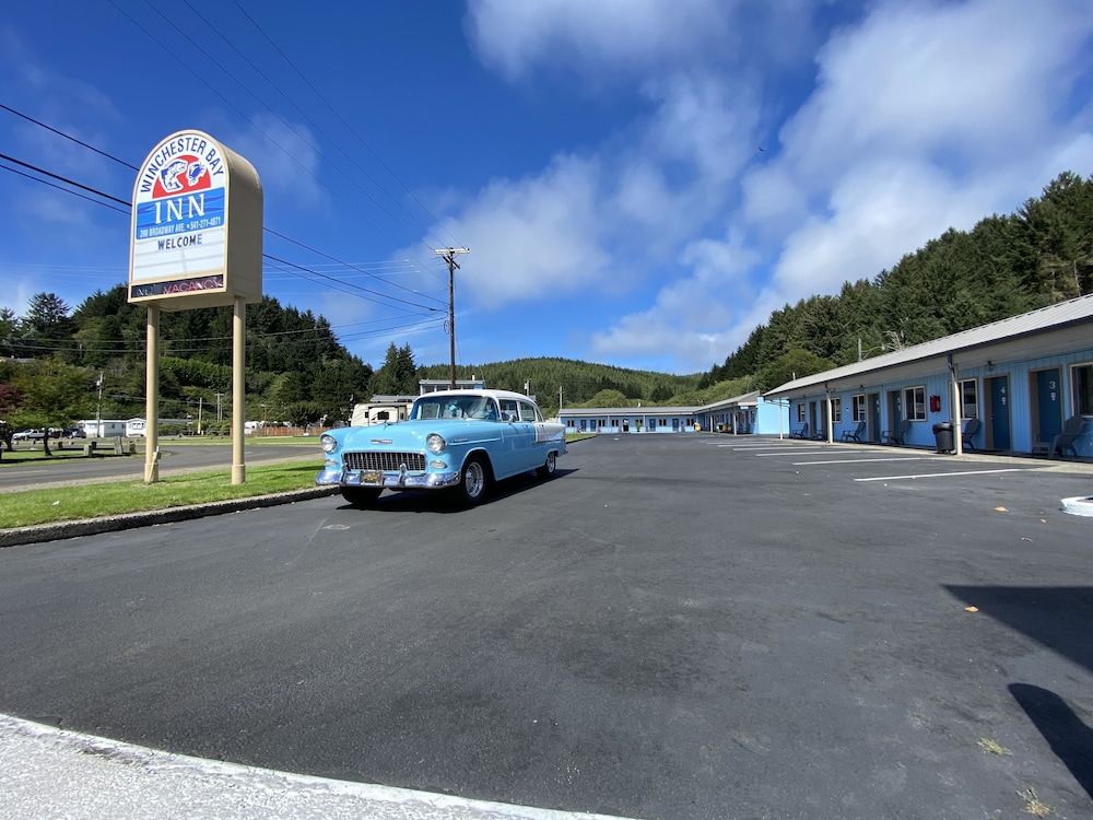 Winchester Bay Inn - photo 31