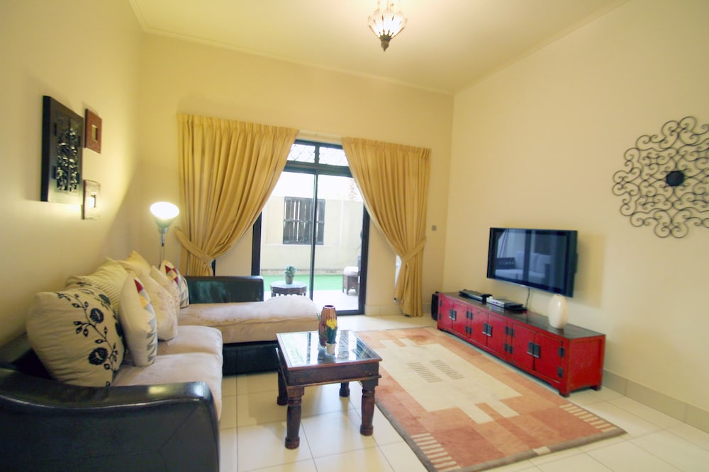 Kennedy Towers Zaafraan 1 — 4-Star Luxury Hotel in Dubai, United Arab Emirates